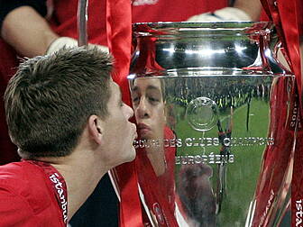 Steven Gerrard announces his r...